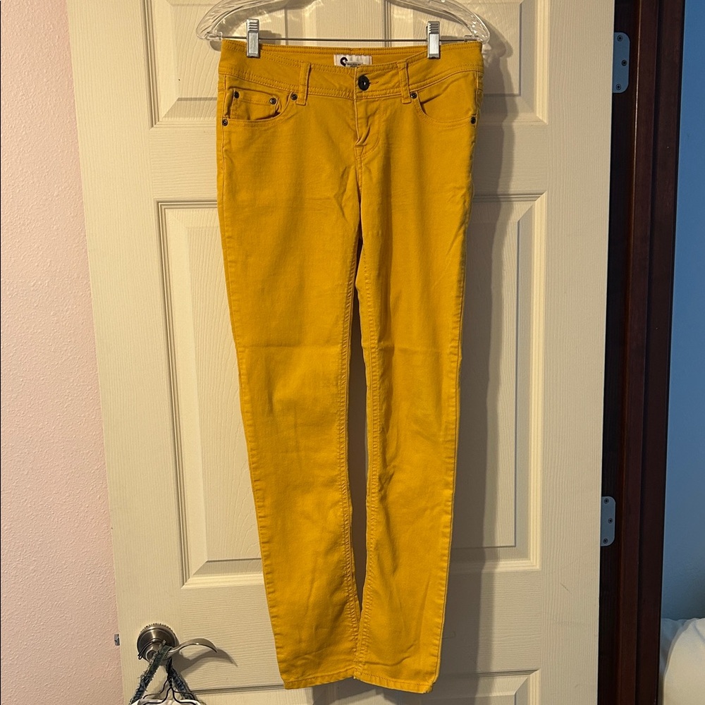 So Brand Juniors Size 7 Mustard Yellow Jeans